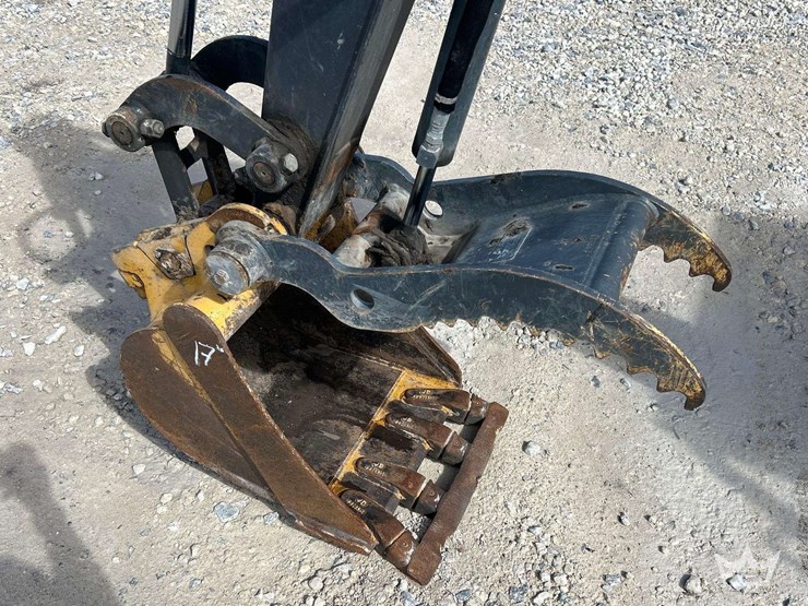 2015-deere-26g-image-11