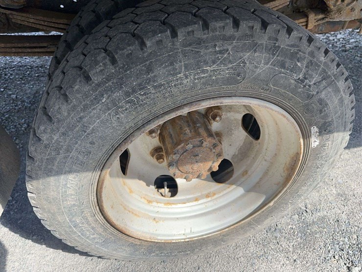 2015-hino-195-image-11