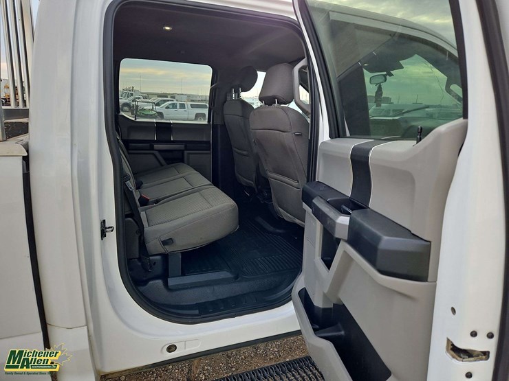 2020-ford-f350-image-18