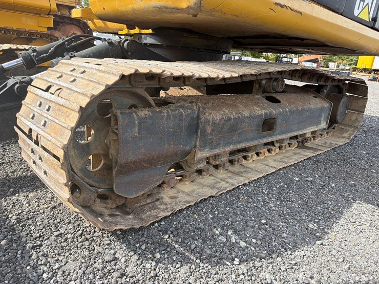 caterpillar-307-image-9