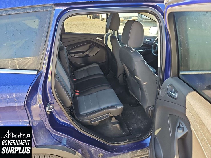 2016-ford-escape-se-image-16