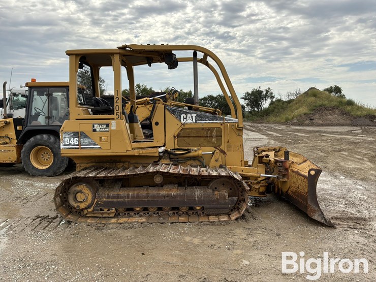 2006-caterpillar-d4g-image-4