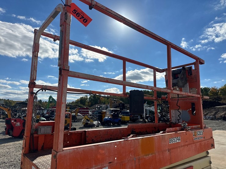 2016-jlg-2032es-image-11