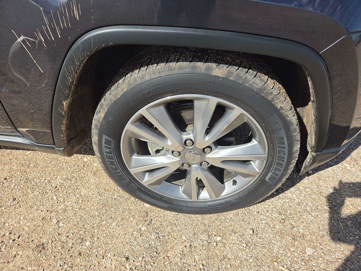 2013-jeep-grand-cherokee-laredo-image-26