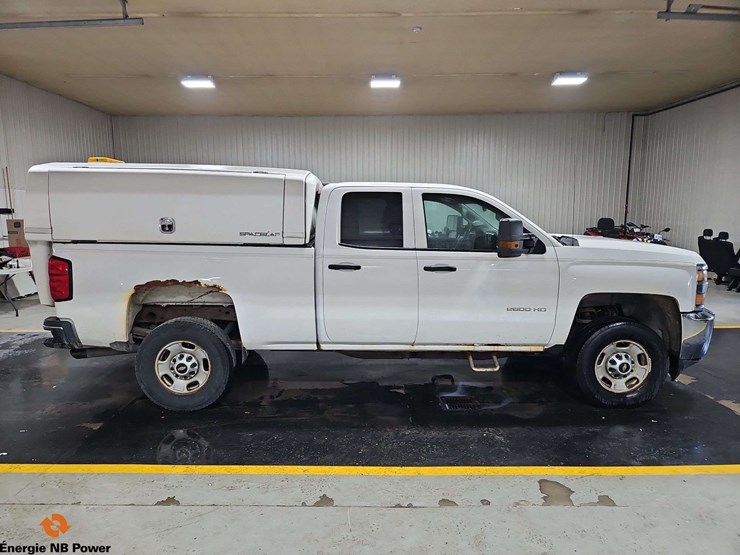 2015-chevrolet-silverado-2500hd-image-6