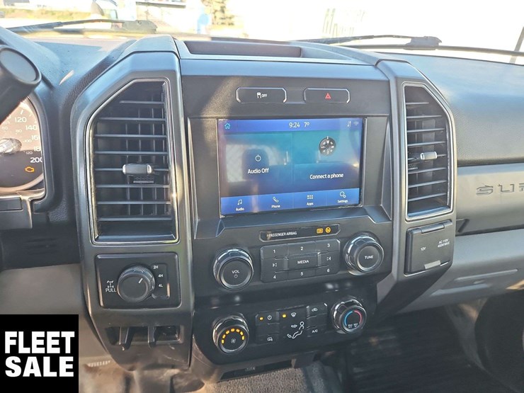 2021-ford-f350-image-18