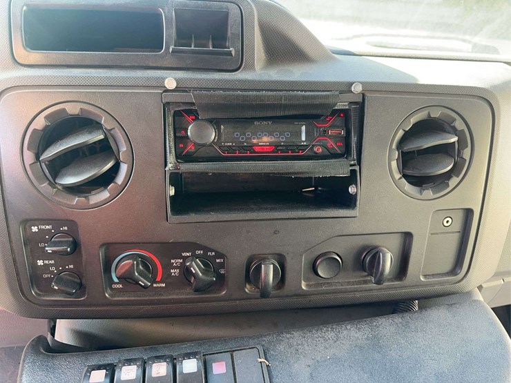 2017-ford-e450-image-22