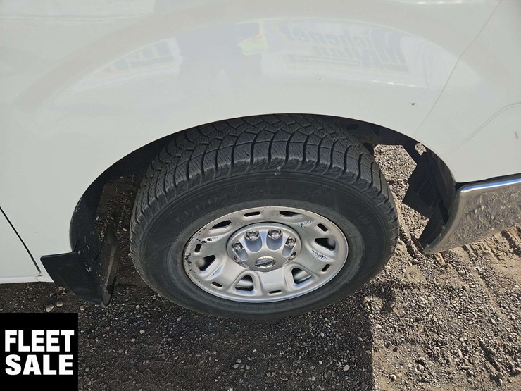 2019-nissan-nv3500hd-image-11