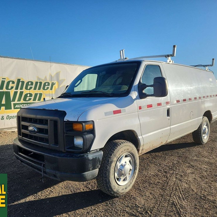 2011 FORD CARGO