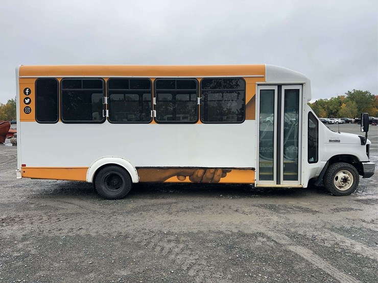 2017-ford-e450-image-4