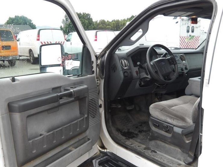 2011-ford-f350-image-17
