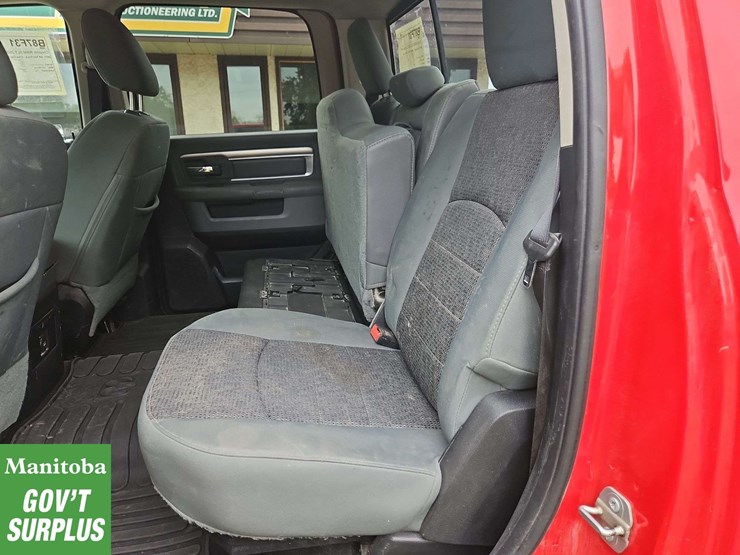 2015-dodge-2500-image-26