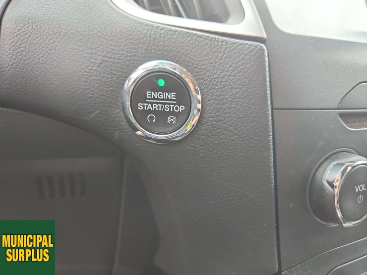 2016-ford-edge-sel-image-24