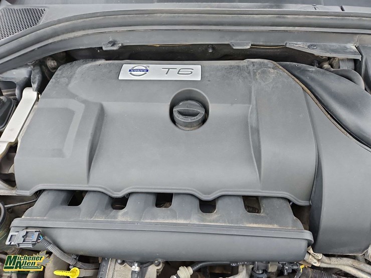 2010-volvo-xc60-image-26