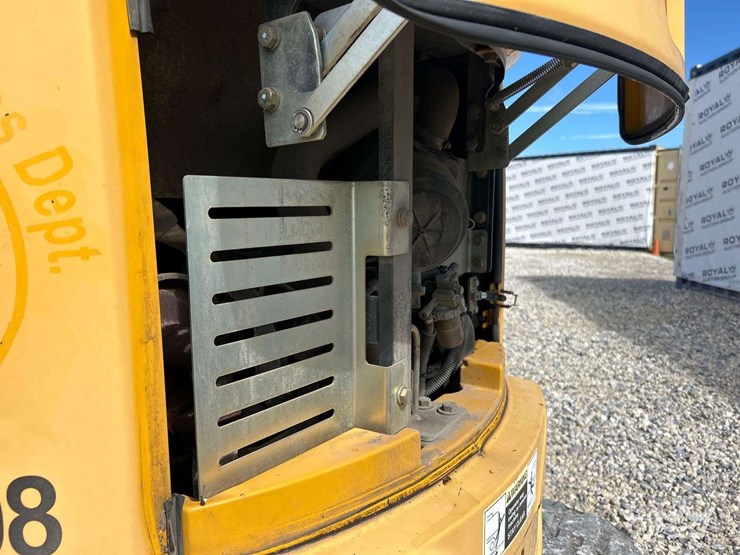 2015-deere-26g-image-9