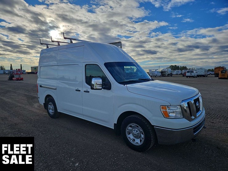 2019-nissan-nv3500hd-image-2