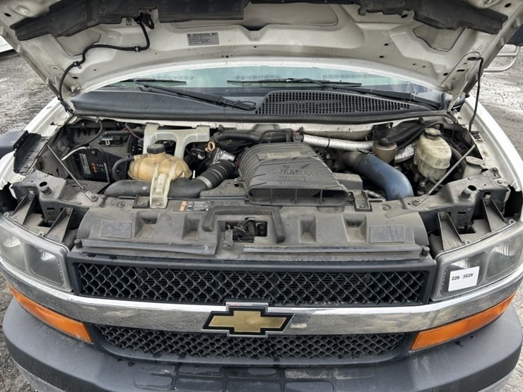 2016-chevrolet-express-paratransit-bus-image-39