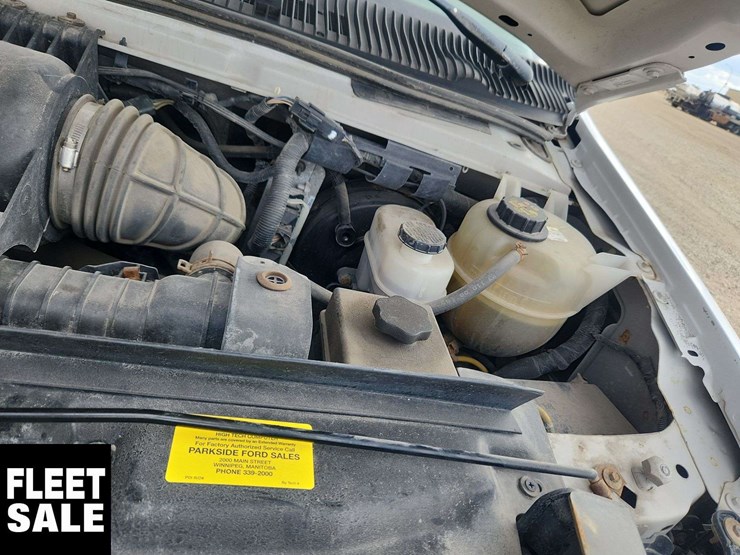 2010-ford-cargo-image-36