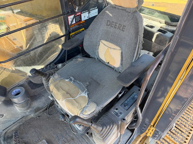 deere-450c-lc-image-26