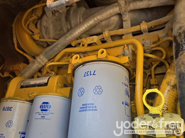 2019-deere-744k-image-36