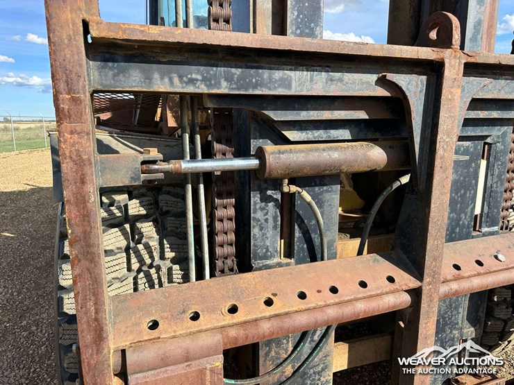 caterpillar-938f-image-25