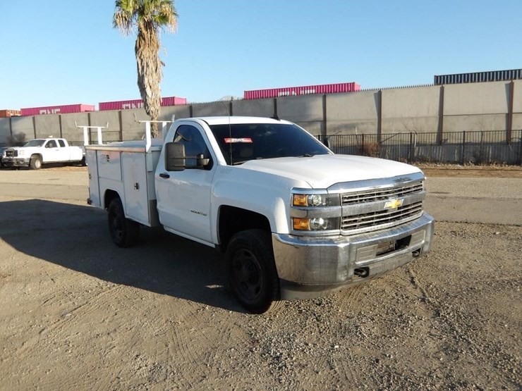 2017-chevrolet-2500-image-3