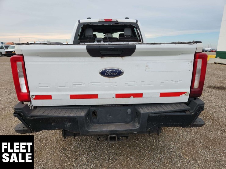 2023-ford-f350-image-5