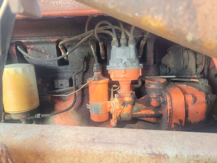 allis-chalmers-180-tractor-image-10