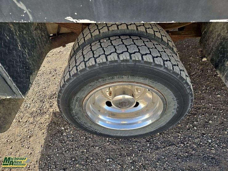 2006-ford-f550-image-11