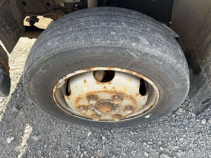 2015-hino-195-image-9