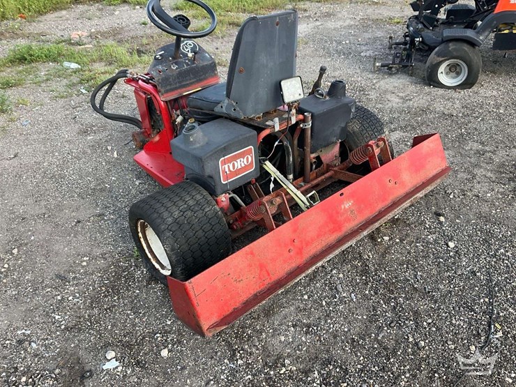 toro-bunker-rake-image-4
