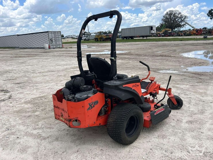 2017-bad-boy-outlaw-xp-61in-commercial-zero-turn-mower-image-3