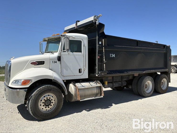 2007-peterbilt-335-image-1