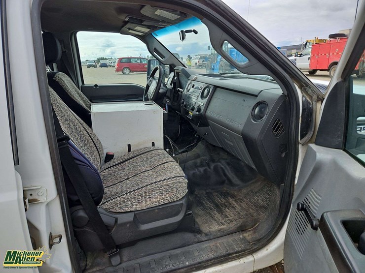 2011-ford-f350-image-16