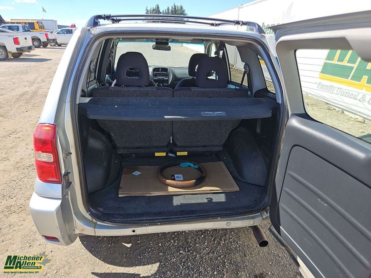 2004-toyota-rav4-image-15