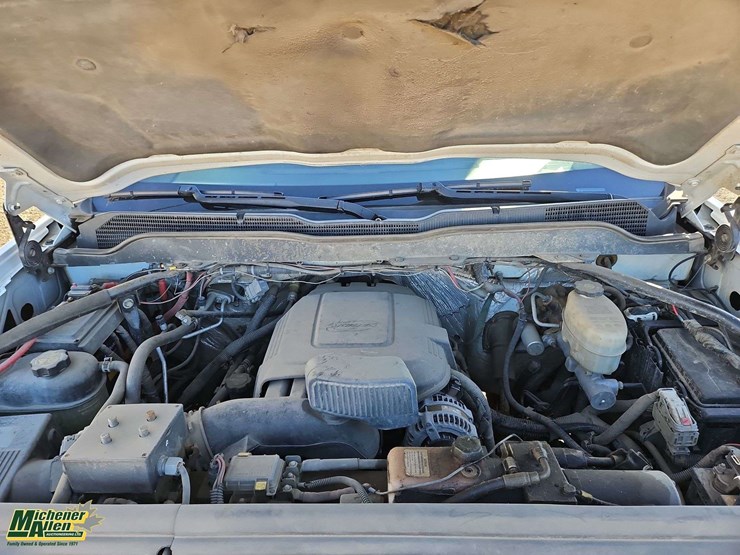 2015-chevrolet-silverado-2500hd-image-28
