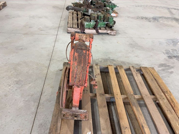 antique-pump-jack-image-4