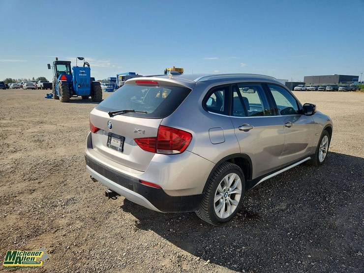 2012-bmw-x1-image-4