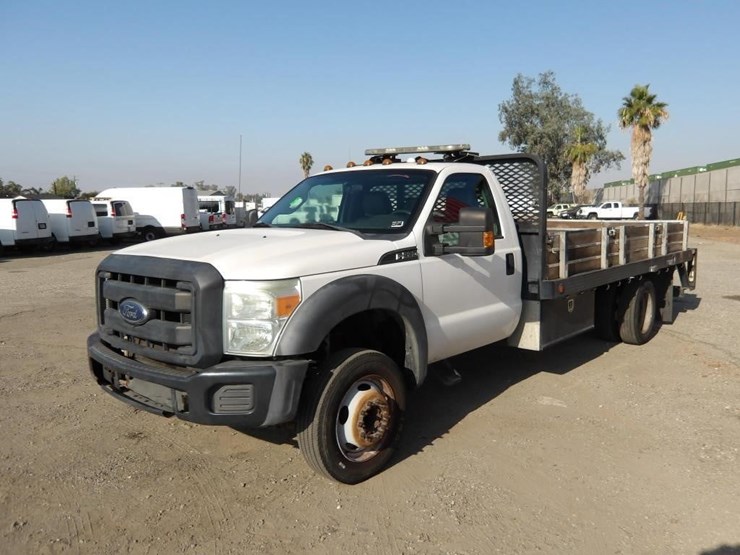 2016-ford-f550-xlt-image-1
