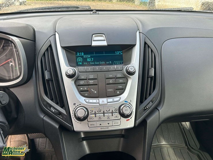 2015-chevrolet-equinox-image-16