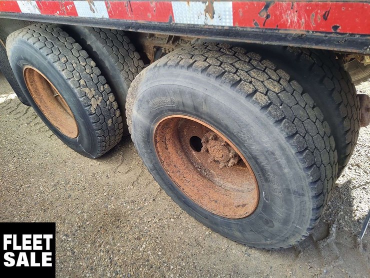 2003-sterling-lt8500-image-24