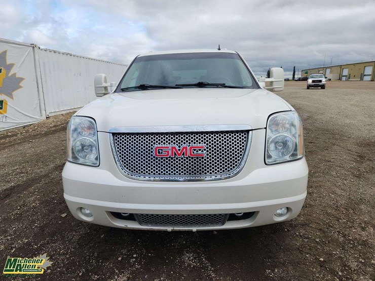 2014-gmc-yukon-xl-denali-image-8