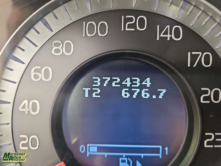 2010-volvo-xc60-image-23