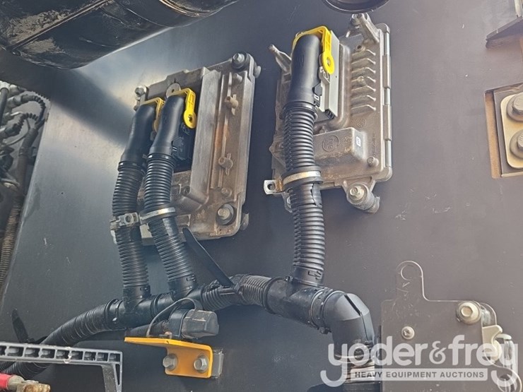 2021-volvo-ec200el-image-35