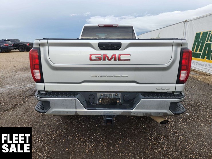 2023-gmc-sierra-2500hd-image-6