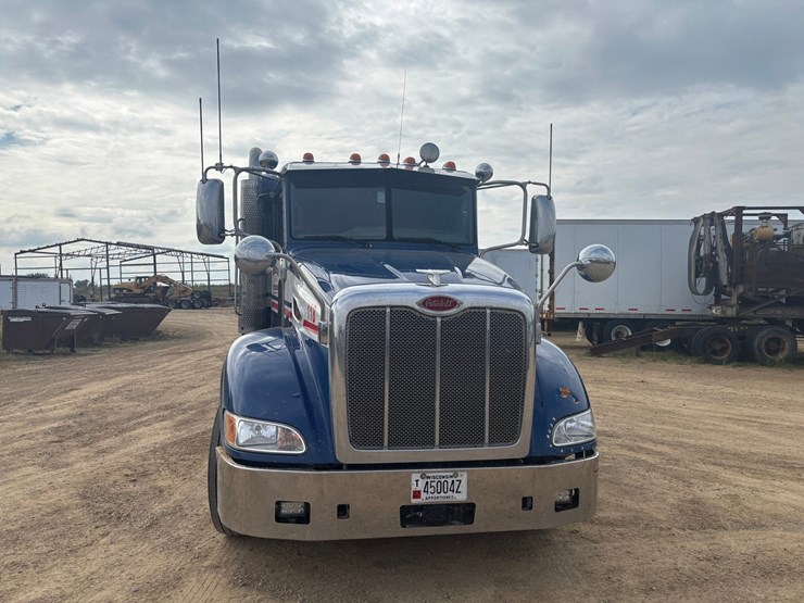 2014-peterbilt-384-image-6