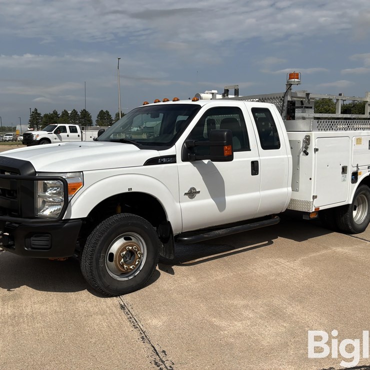 2011 FORD F350 XL