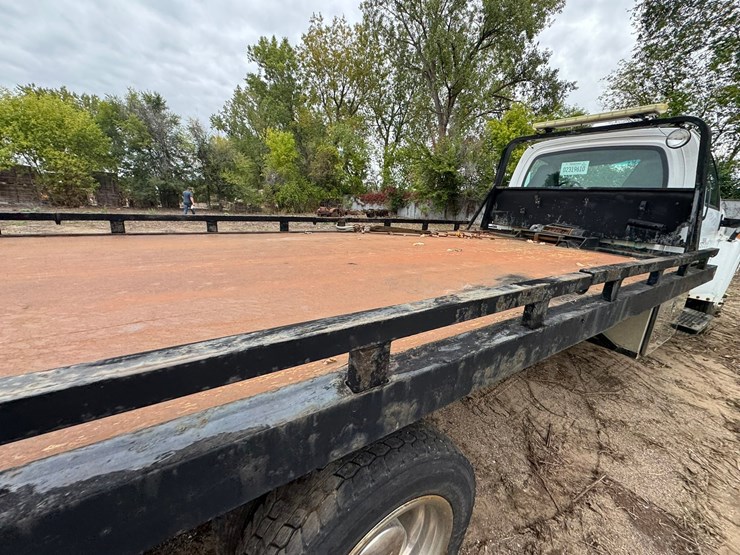 #1935-•-2004-chevrolet-5500-roll-back-truck-image-29