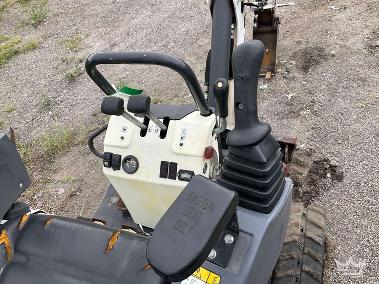 2021-bobcat-e10-image-8