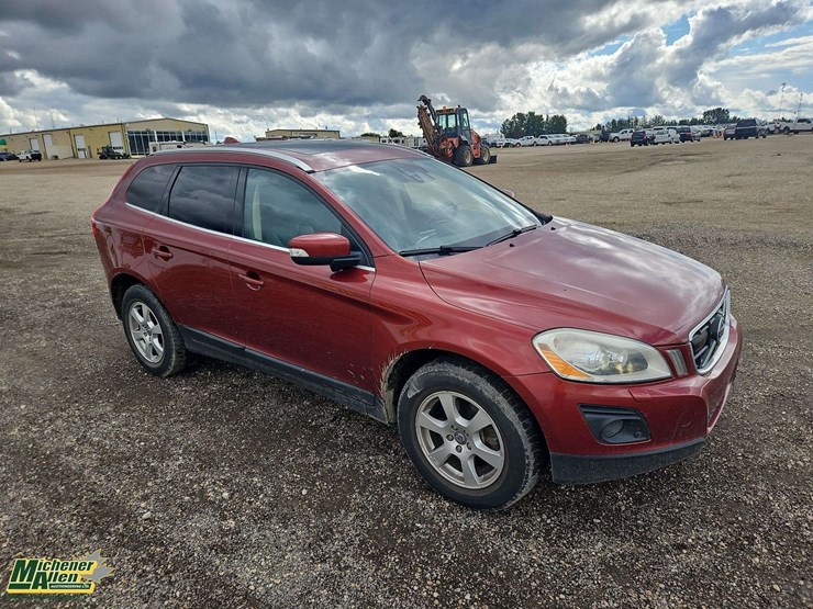 2010-volvo-xc60-image-2
